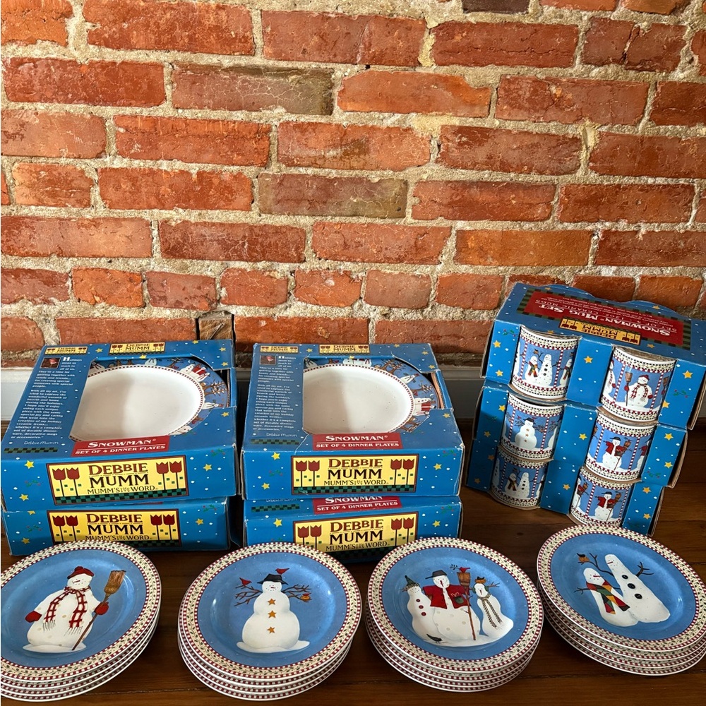 NEW VINTAGE 1998 Debbie Mumm Christmas Snowman 16 Dinner/Dessert Plates 12 Mugs